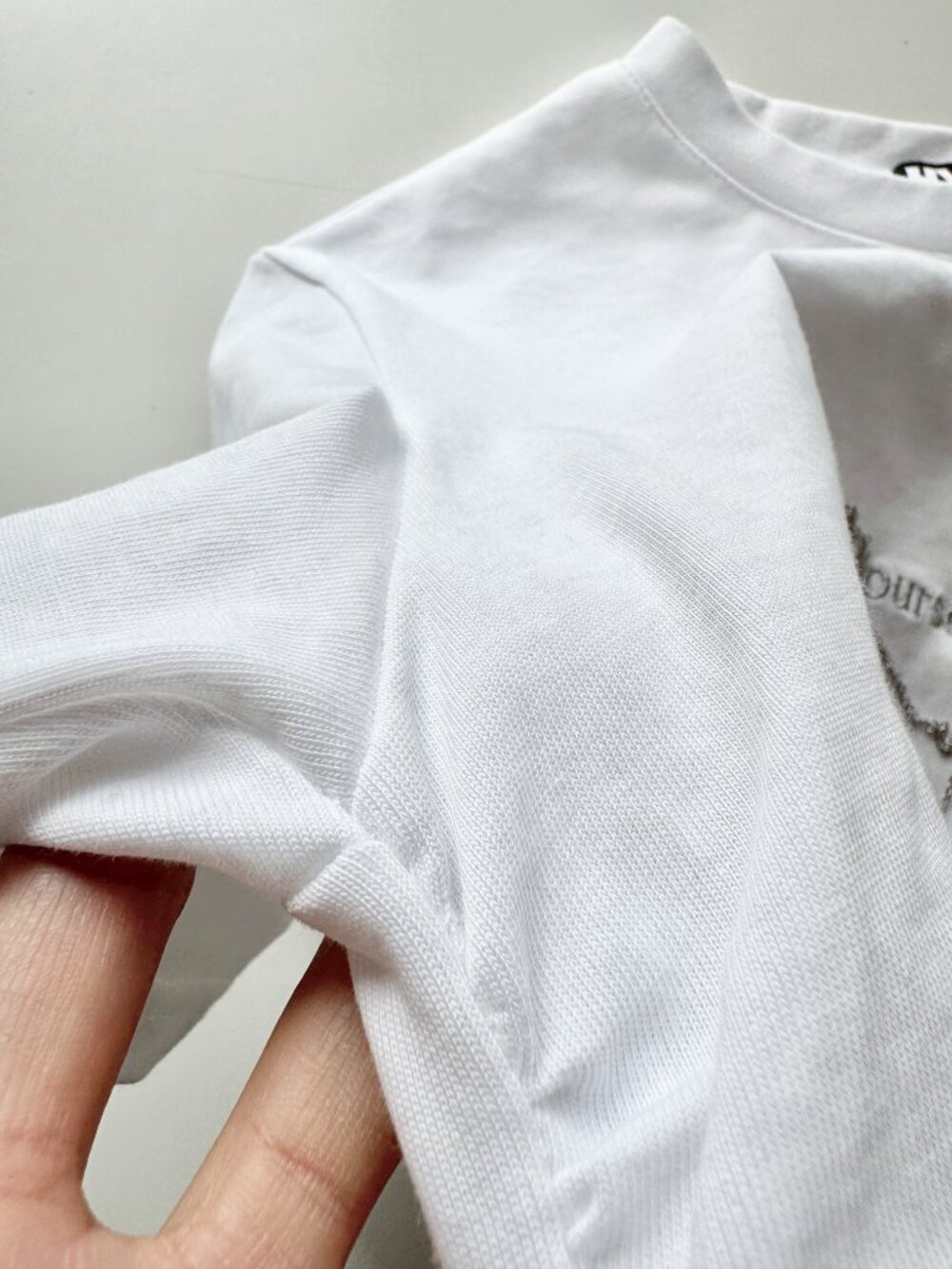 HYEIN SEO White 100% Cotton "Save Yourself" Embroidered Chain T-Shirt, Size M - Picture 10 of 14